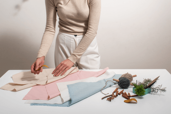 Do Lixo ao Luxo – Como Materiais Reciclados Estão Transformando a Indústria da Moda